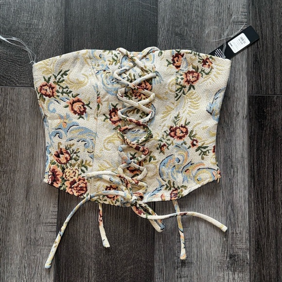 Flower corset - Picture 2 of 4